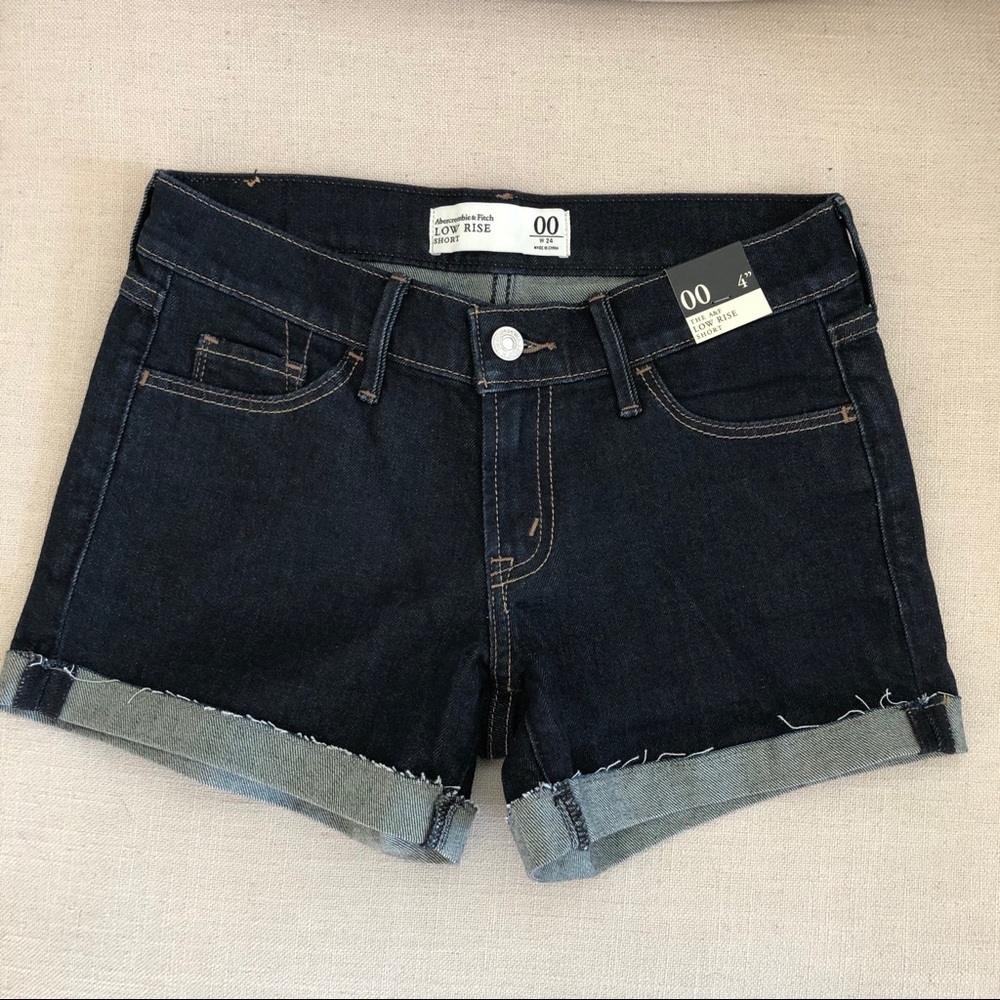 NWT Abercrombie & Fitch Women’s low rise shorts size 00